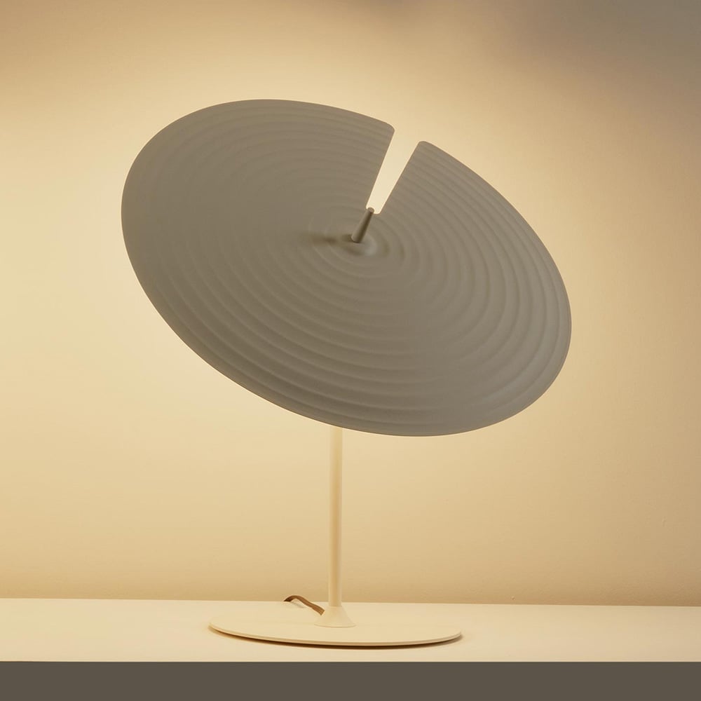 Vortex moderne bordlampe i aluminium
