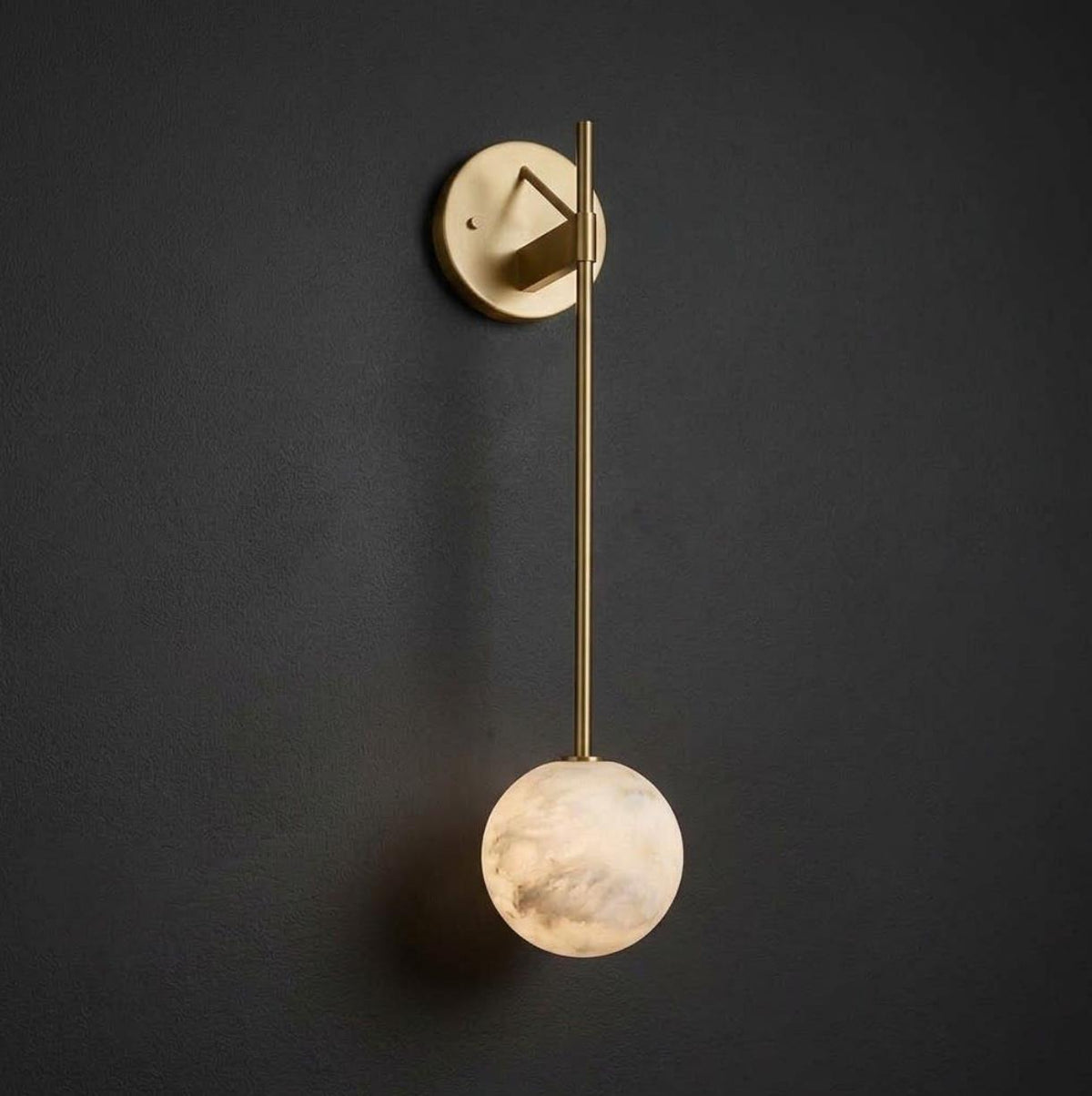 Staverncombe vägglampa i alabaster