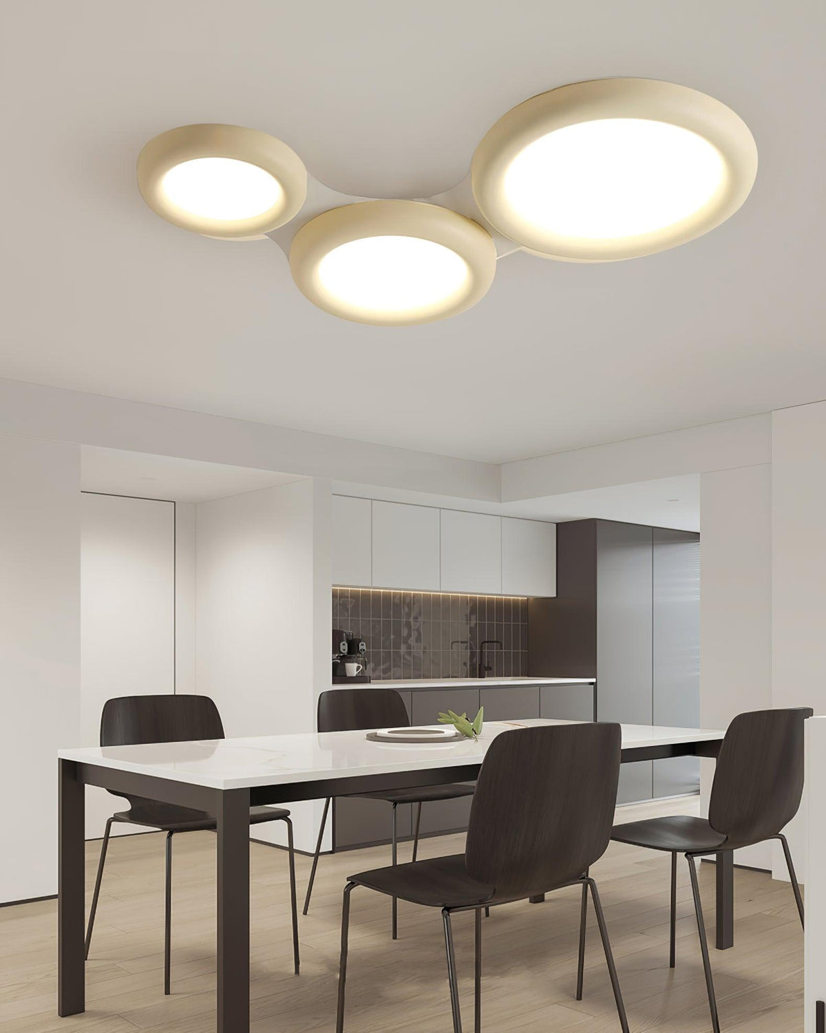 Beige loftlampe til direkte montering med baldakin, minimalistisk