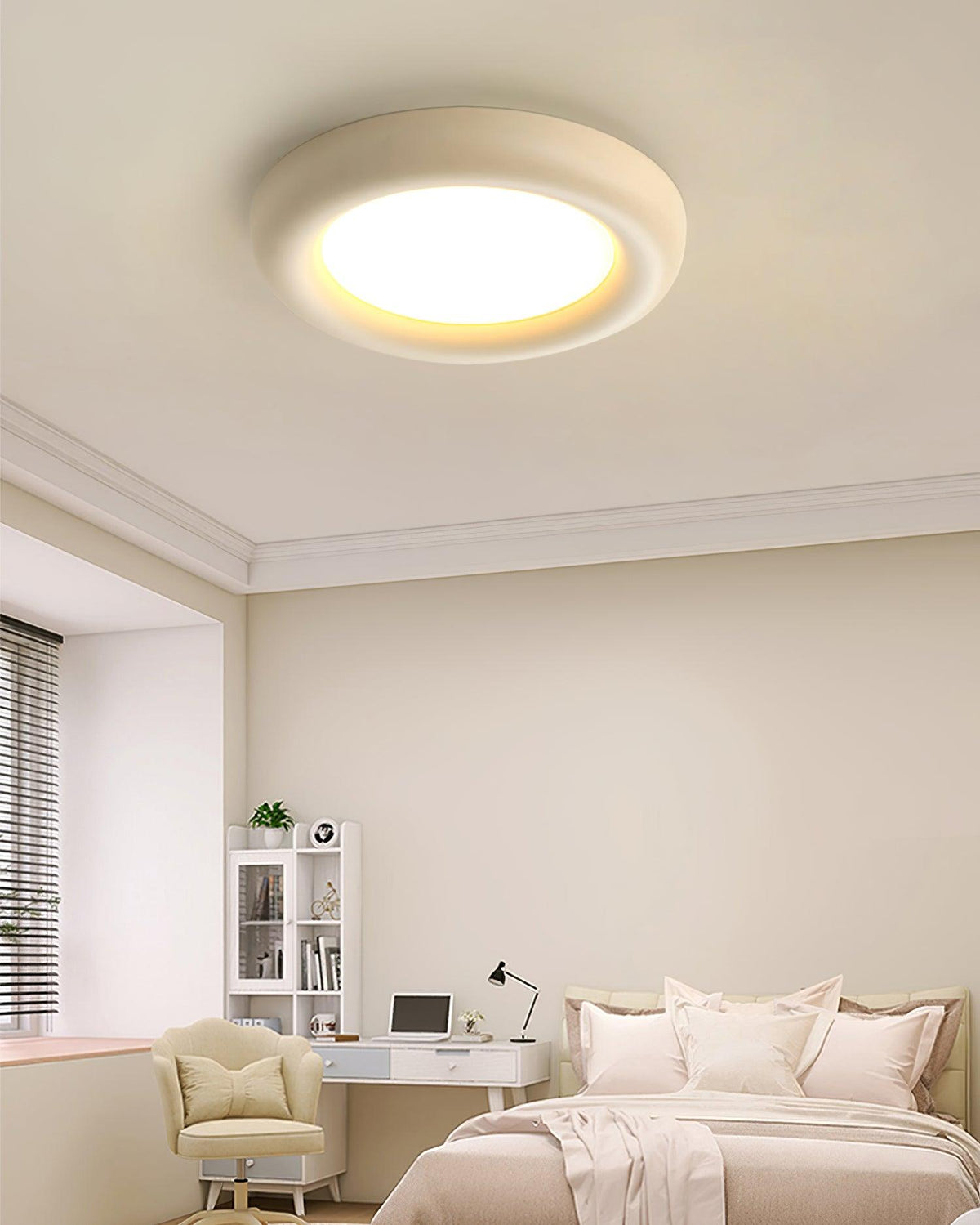 Beige loftlampe til direkte montering med baldakin, minimalistisk