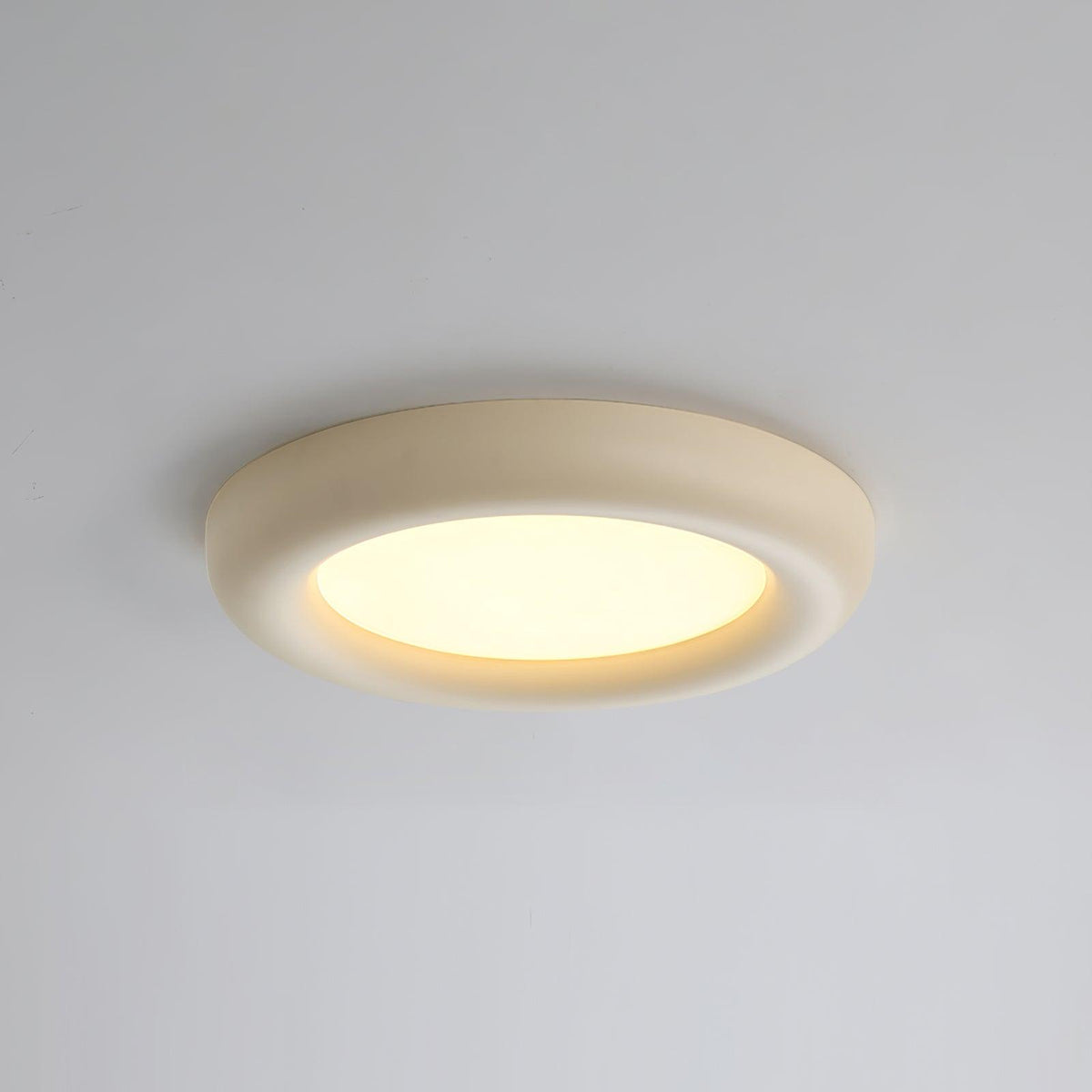 Beige loftlampe til direkte montering med baldakin, minimalistisk