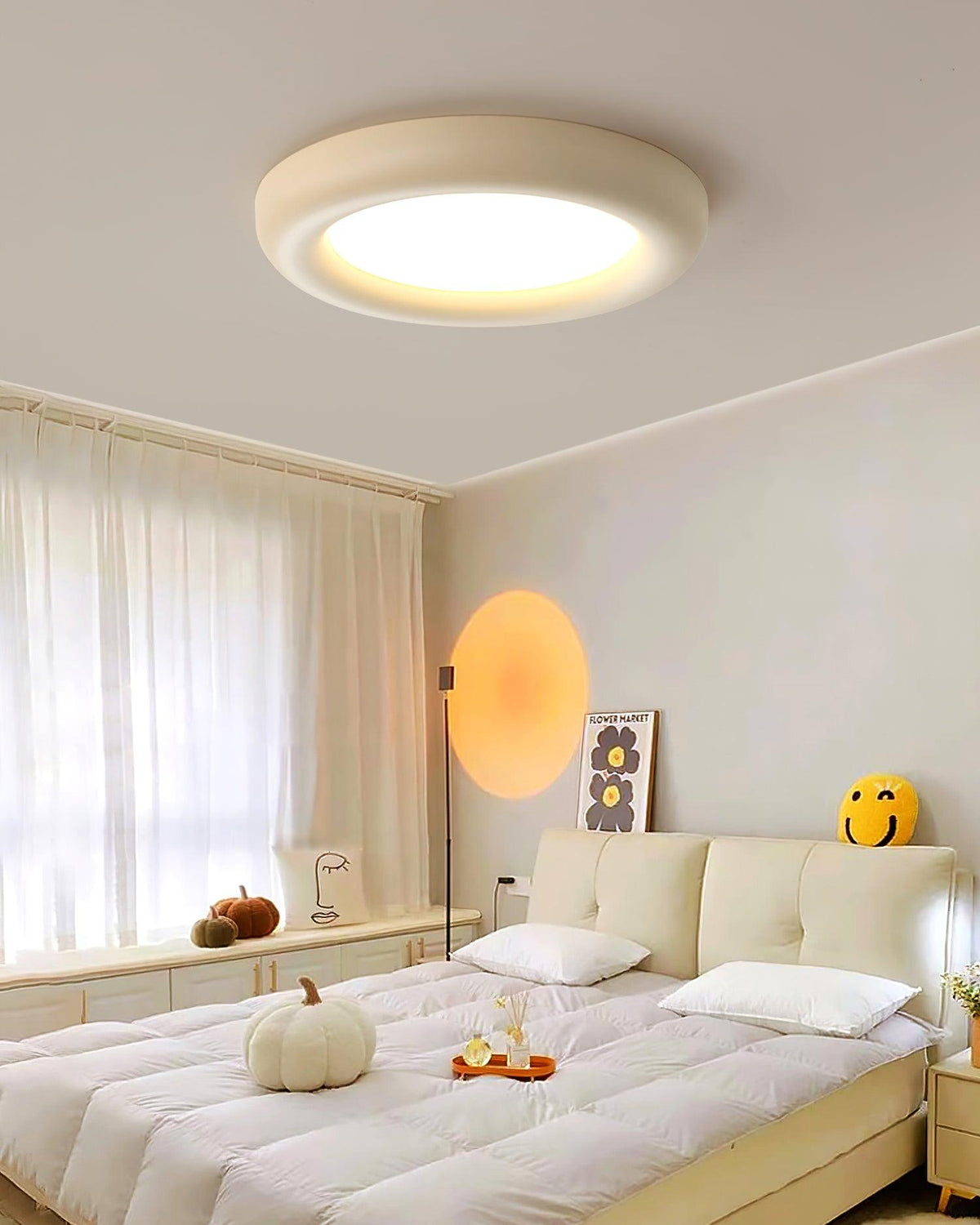 Beige loftlampe til direkte montering med baldakin, minimalistisk