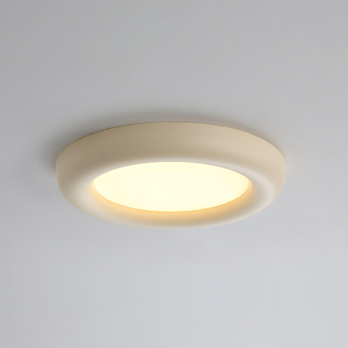 Beige loftlampe til direkte montering med baldakin, minimalistisk
