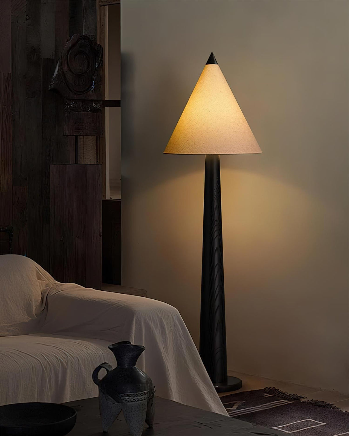 Cone-Gable golvlampa
