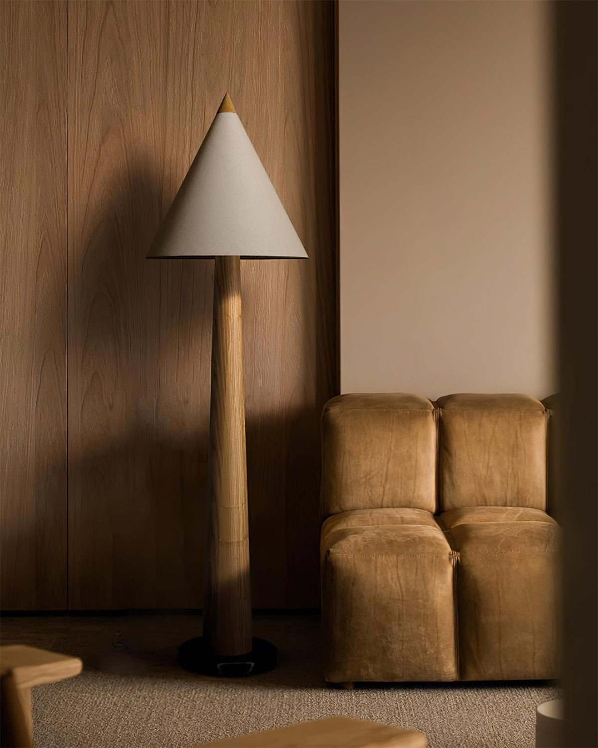 Cone-Gable golvlampa