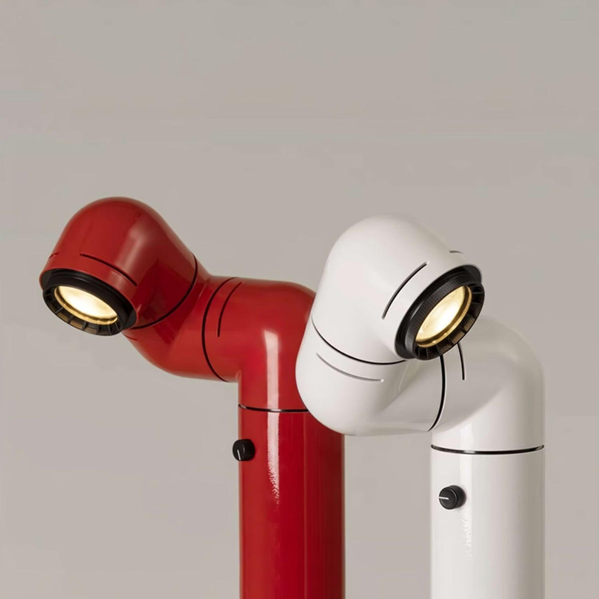 Nyor-gulvlampe i aluminium