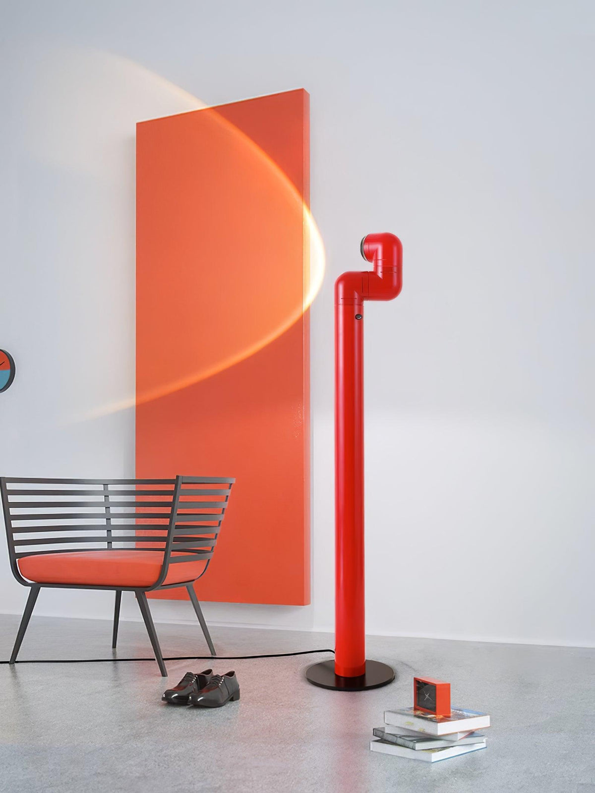 Nyor-gulvlampe i aluminium