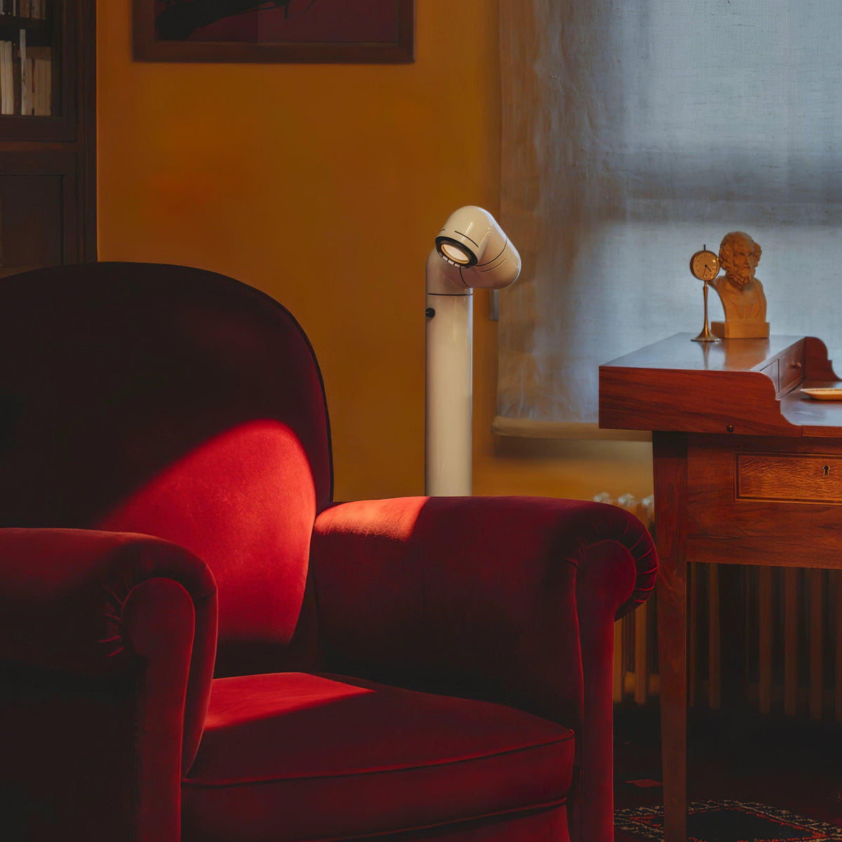 Nyor-gulvlampe i aluminium