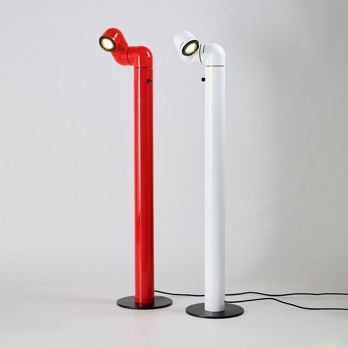 Nyor-gulvlampe i aluminium