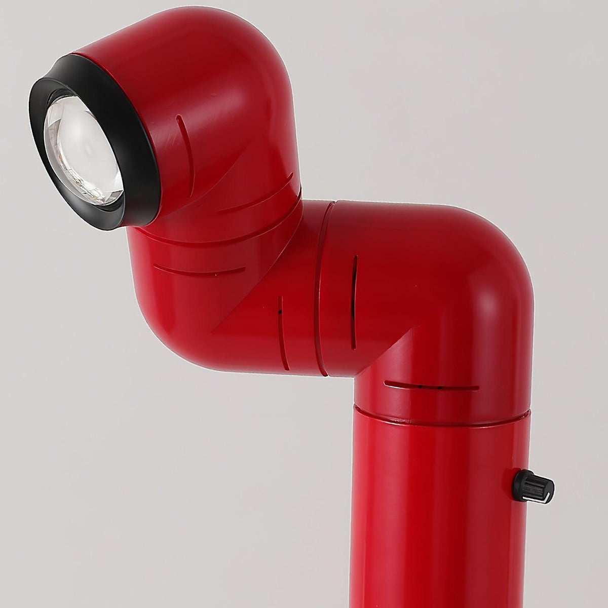 Nyor-gulvlampe i aluminium