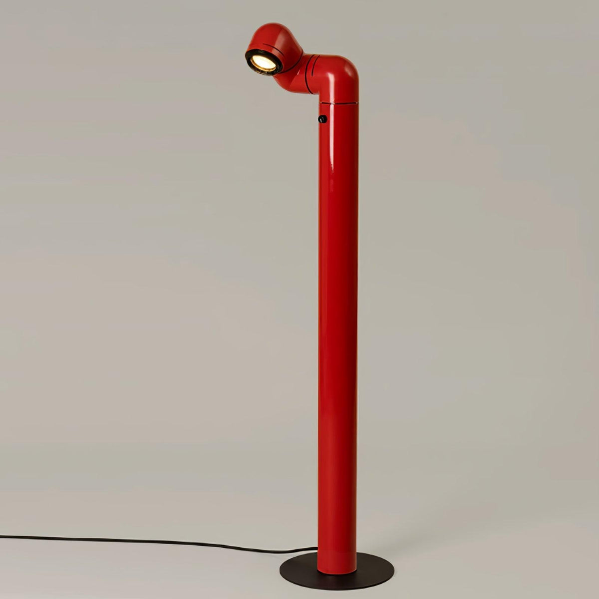 Nyor-gulvlampe i aluminium
