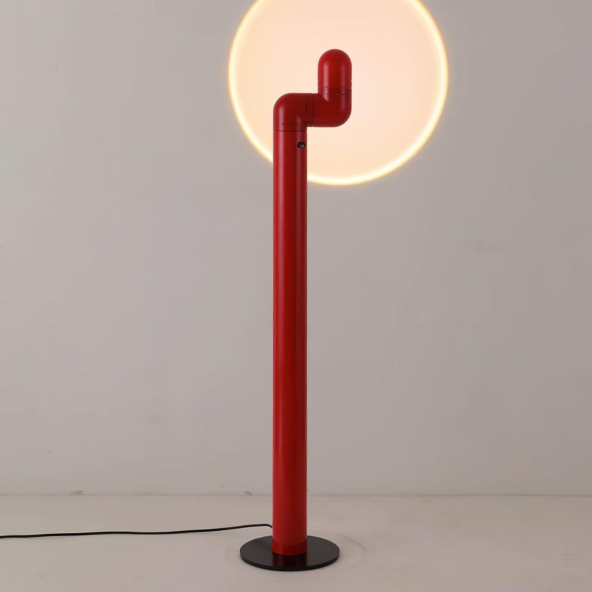 Nyor-gulvlampe i aluminium