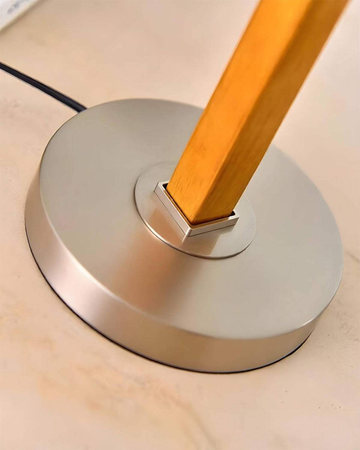 Mirelelia Table Lamp