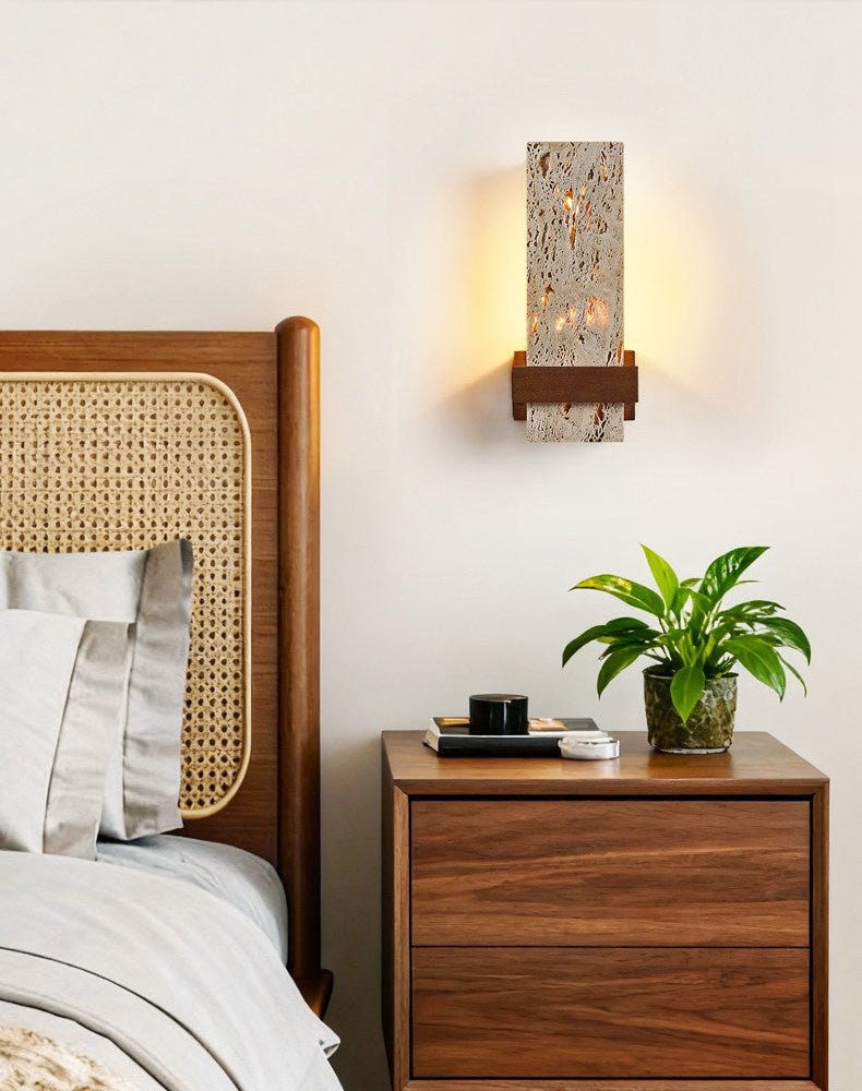 Brann Terra vägglampa i travertin