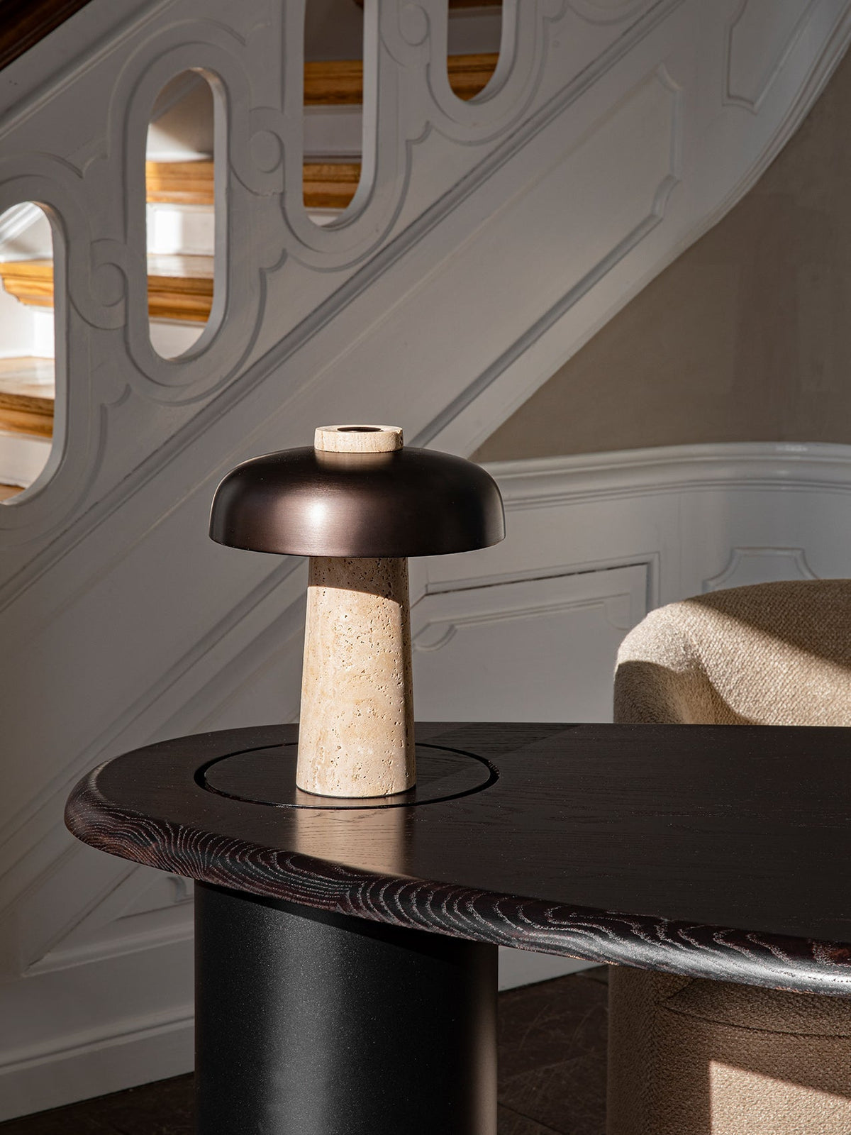 Tavivira svampeformet travertinbordlampe