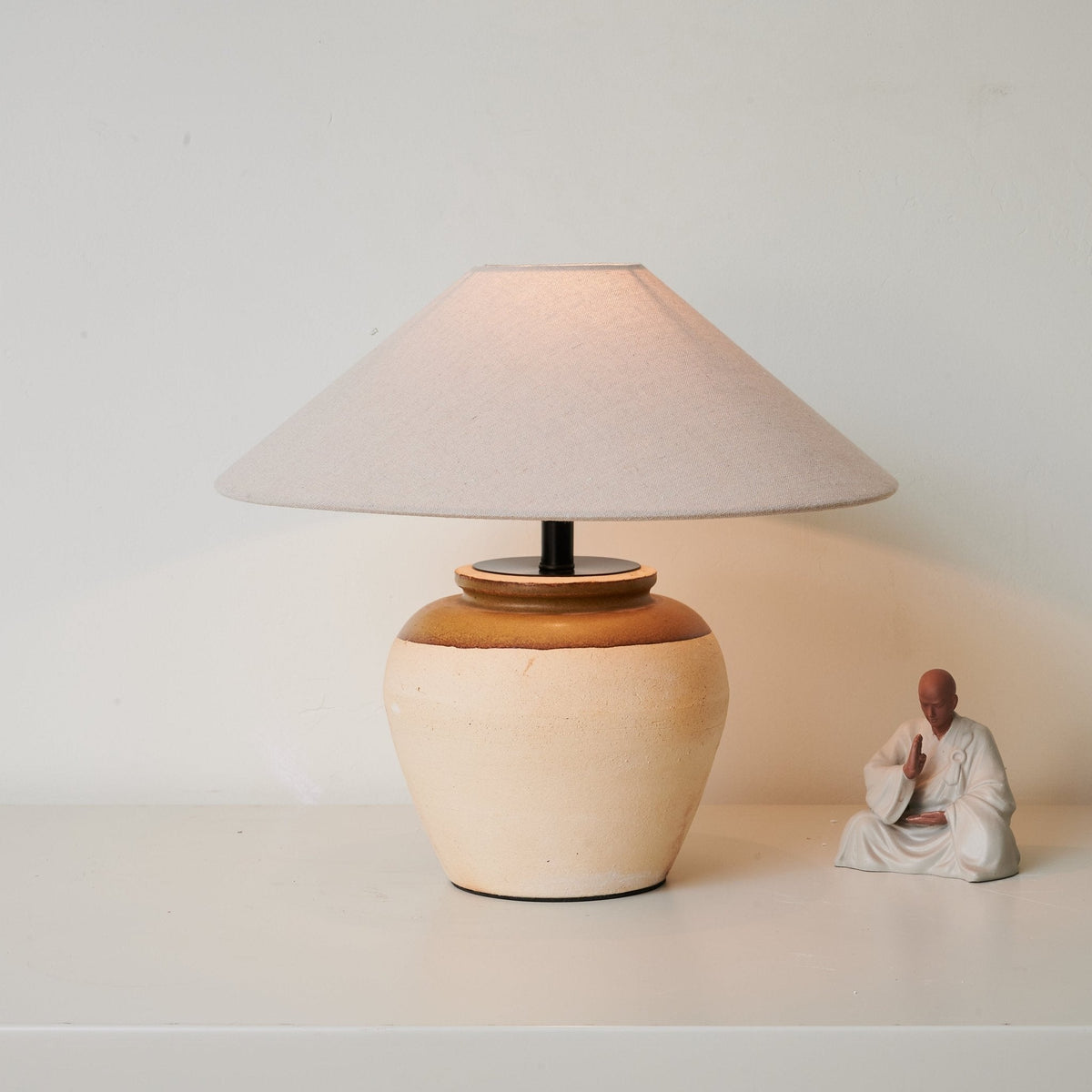 Eric moderne bordlampe i keramik