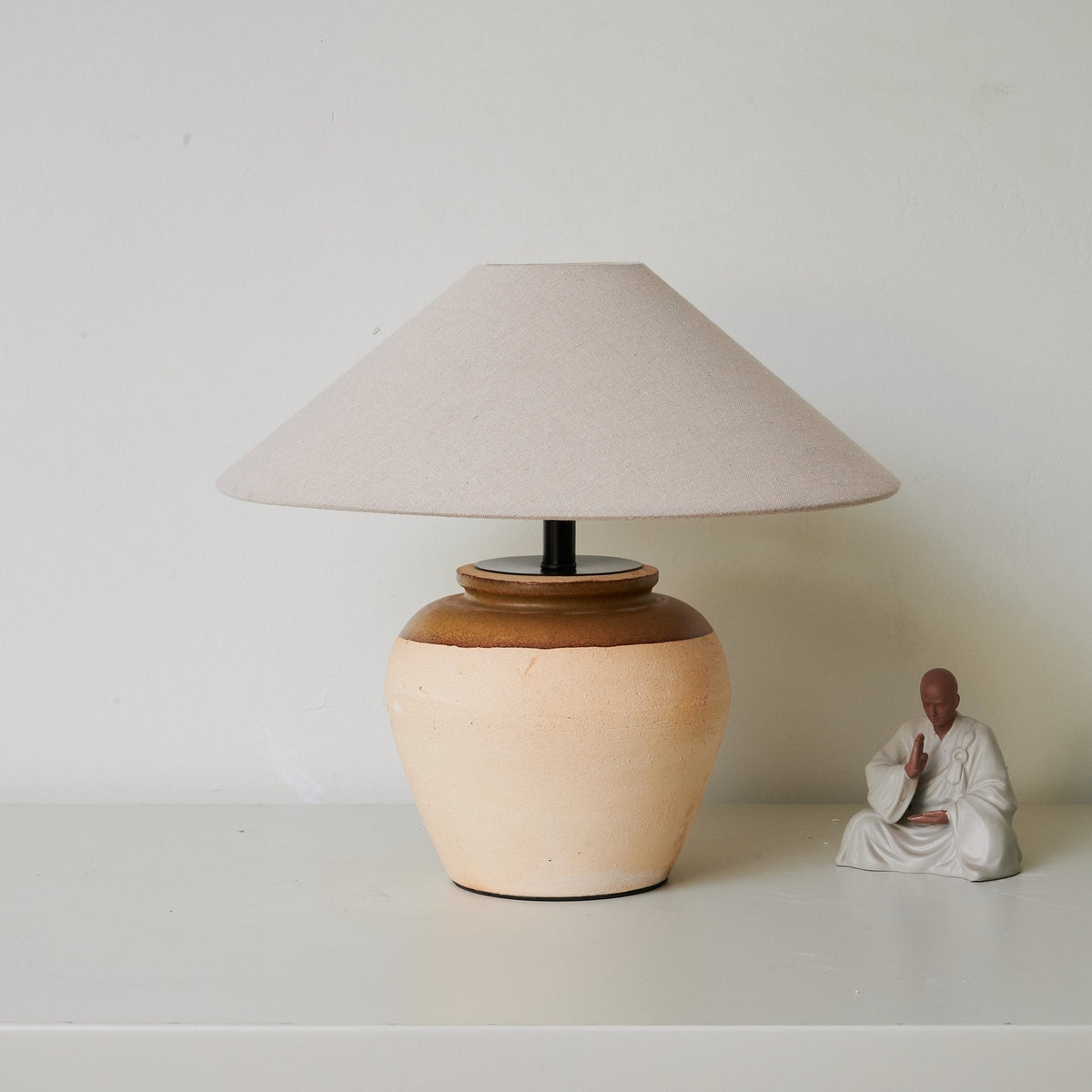 Eric moderne bordlampe i keramik