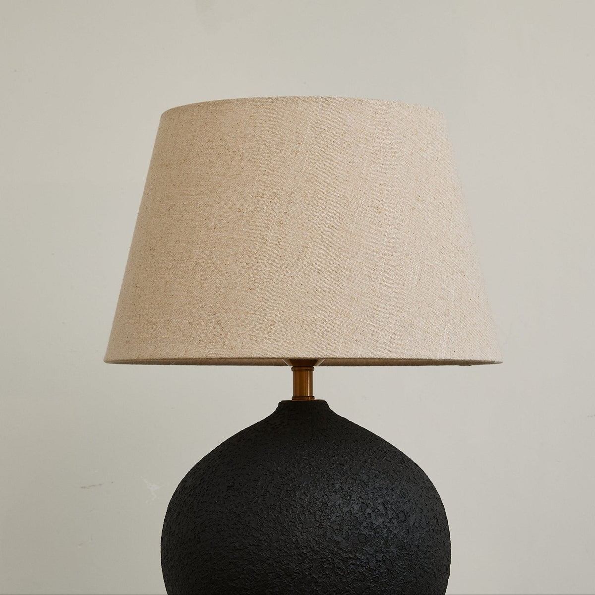 Serena moderne bordlampe