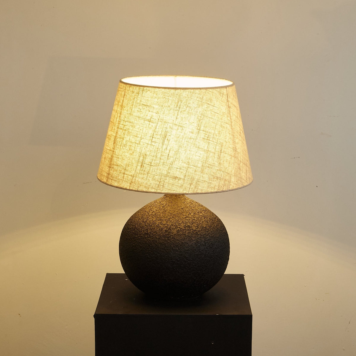 Serena moderne bordlampe