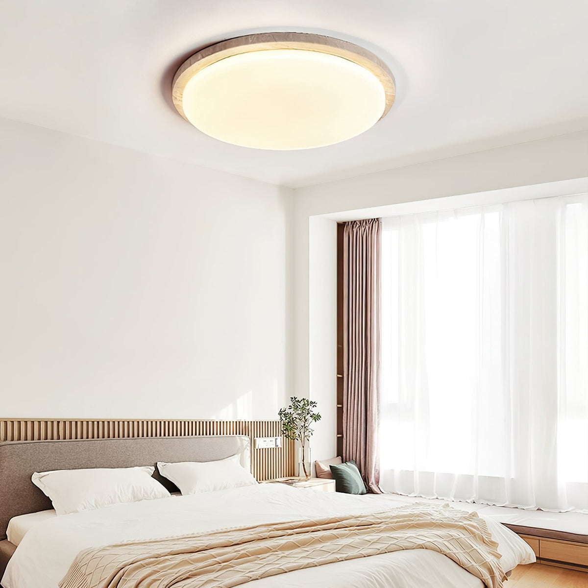 Tavisella loftslampe i travertin med glat kant