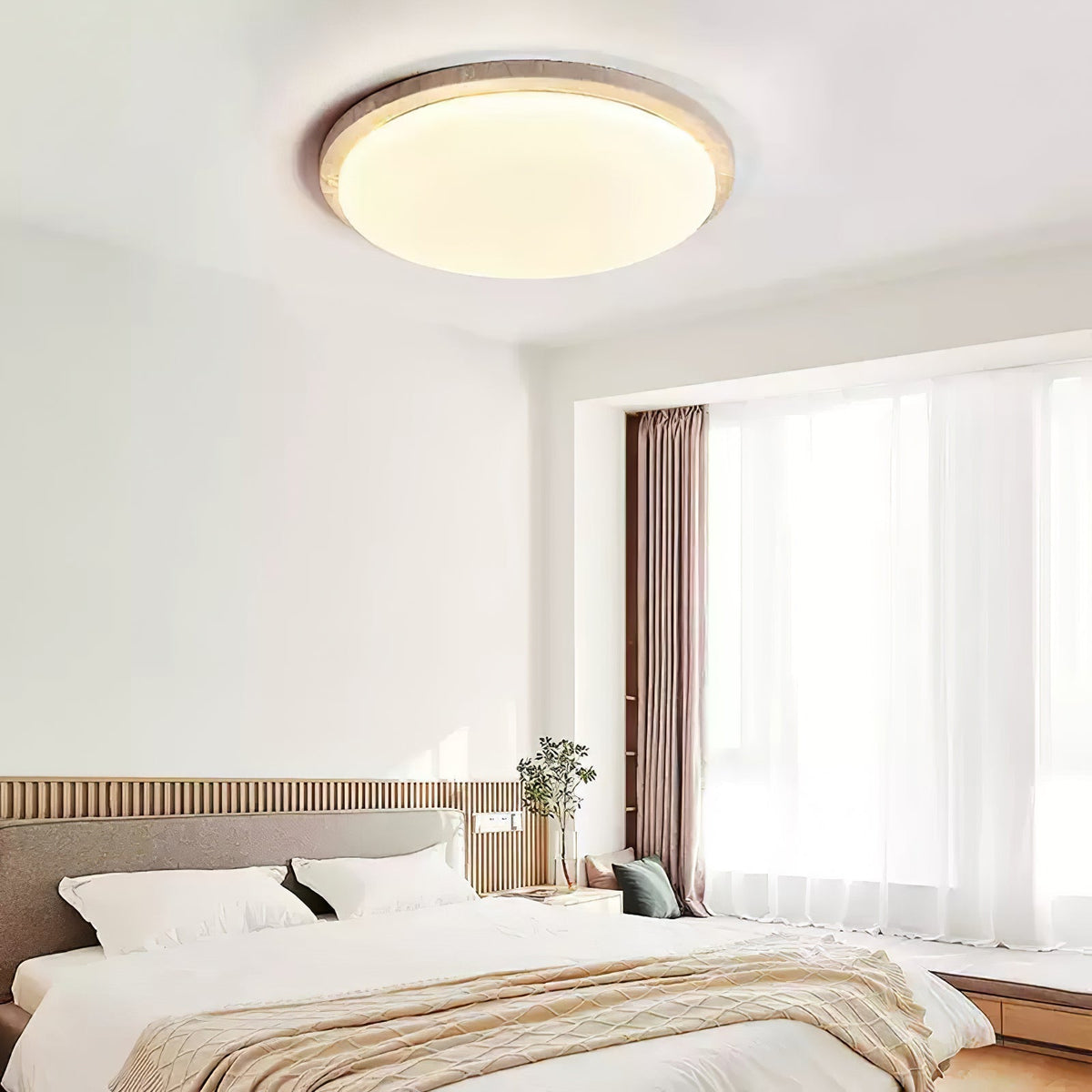 Tavisella loftslampe i travertin med glat kant