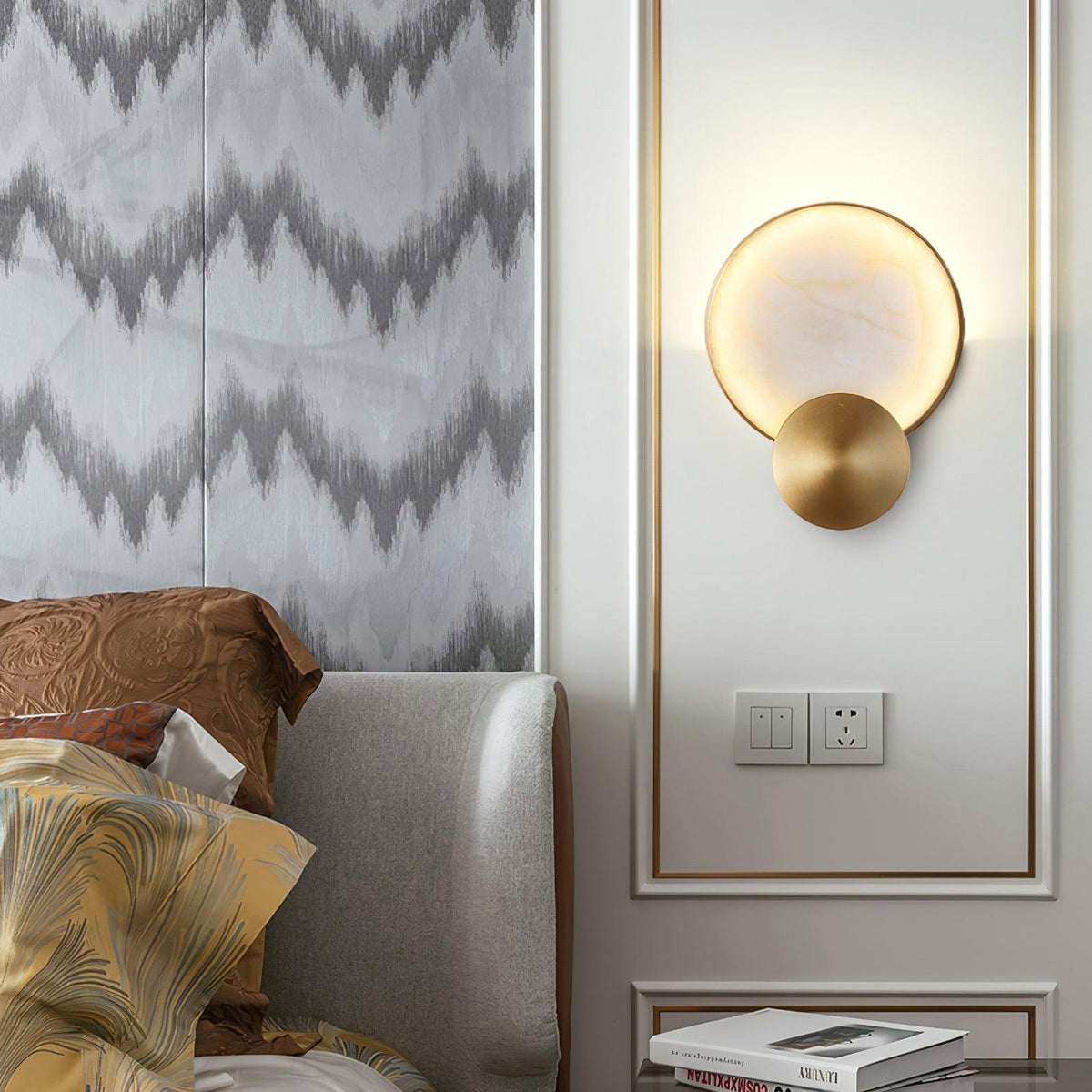 Myvelarae rund vägglampa i alabaster
