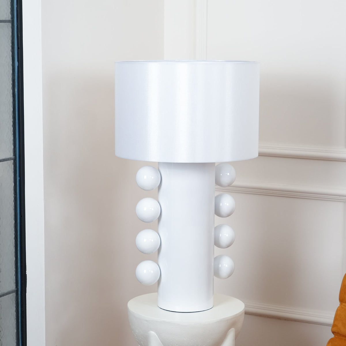 Nixu lekfull bordslampa i tyg