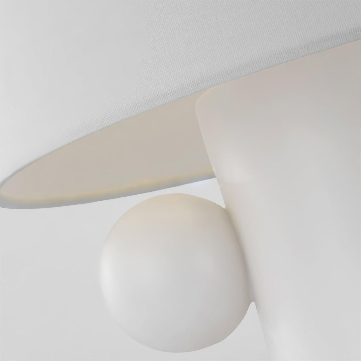 Nixu lekfull bordslampa i tyg