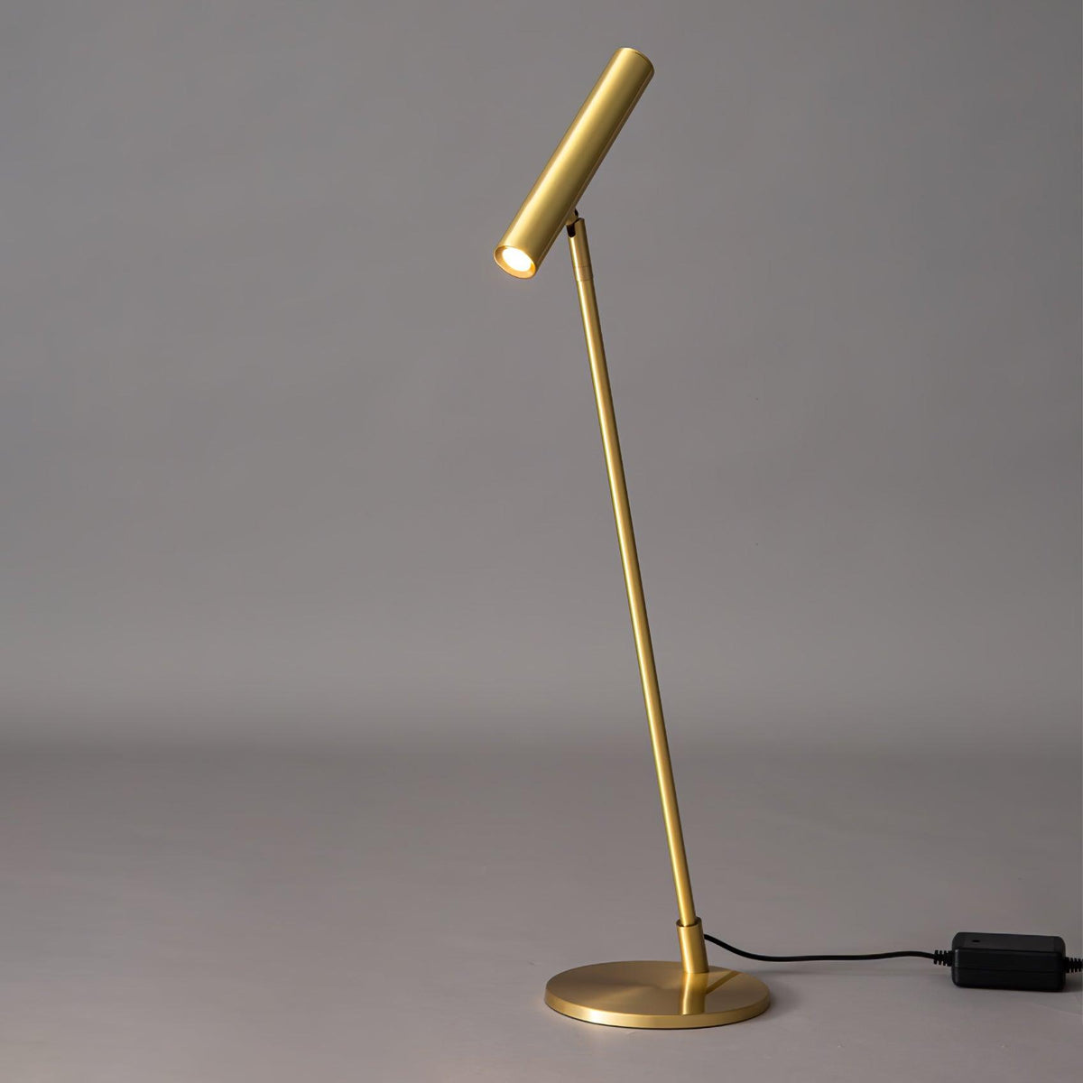 Anor minimalistisk bordlampe