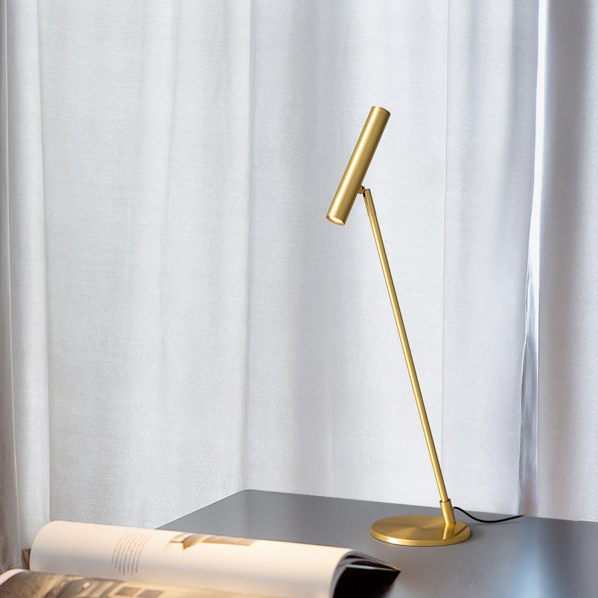 Anor minimalistisk bordlampe