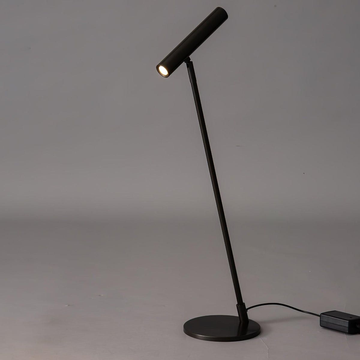 Anor minimalistisk bordlampe