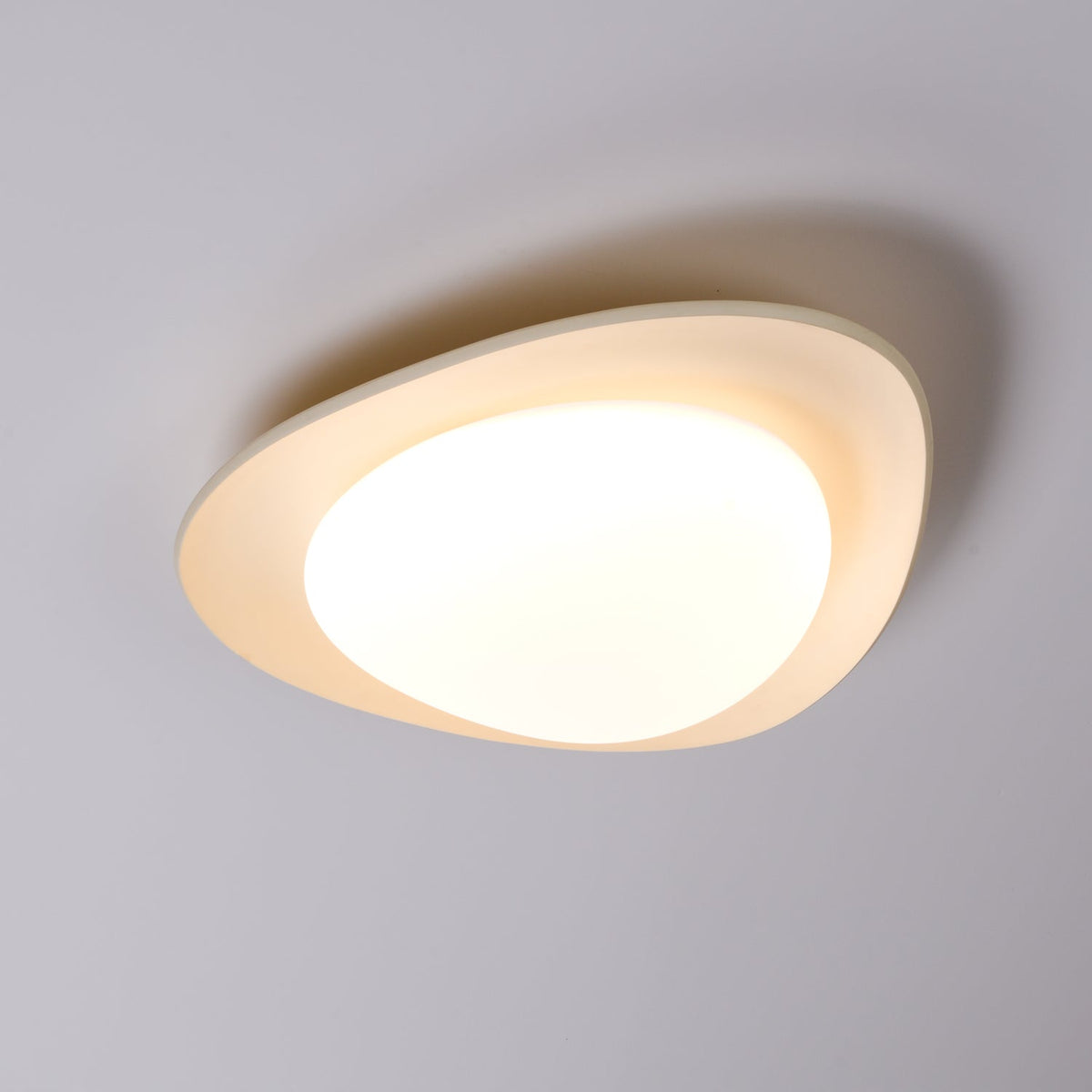 Blexin vihreä ja beige, kivimäinen kattovalaisin