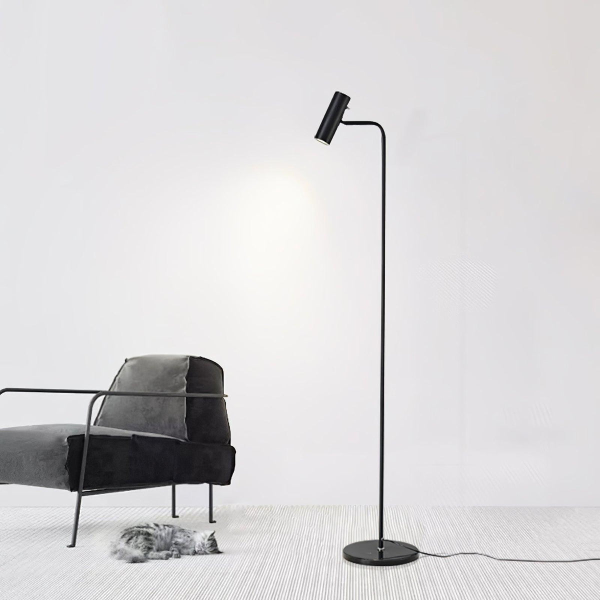 Nirixa industriell golvlampa i mässing