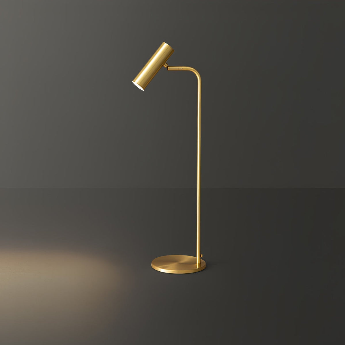 Briona industriell bordslampa i mässing