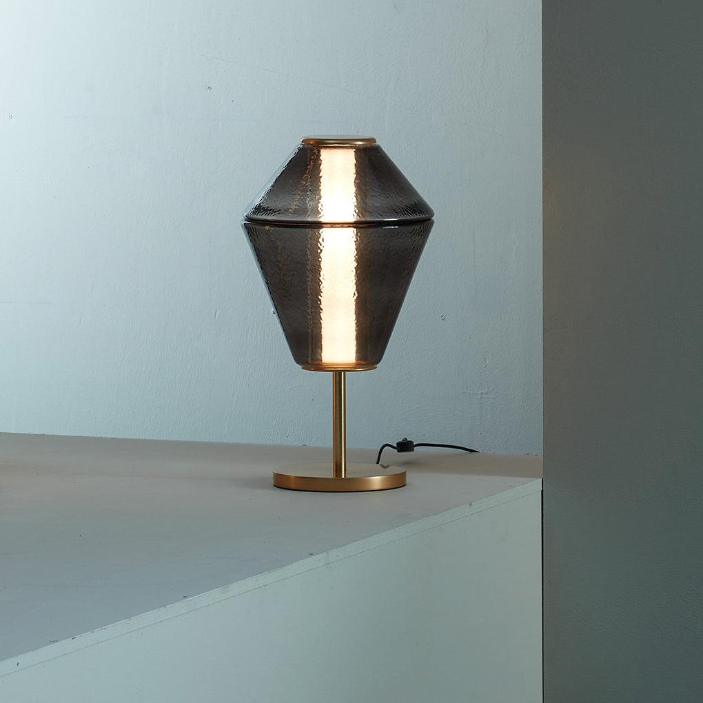 Noraiella moderne bordlampe