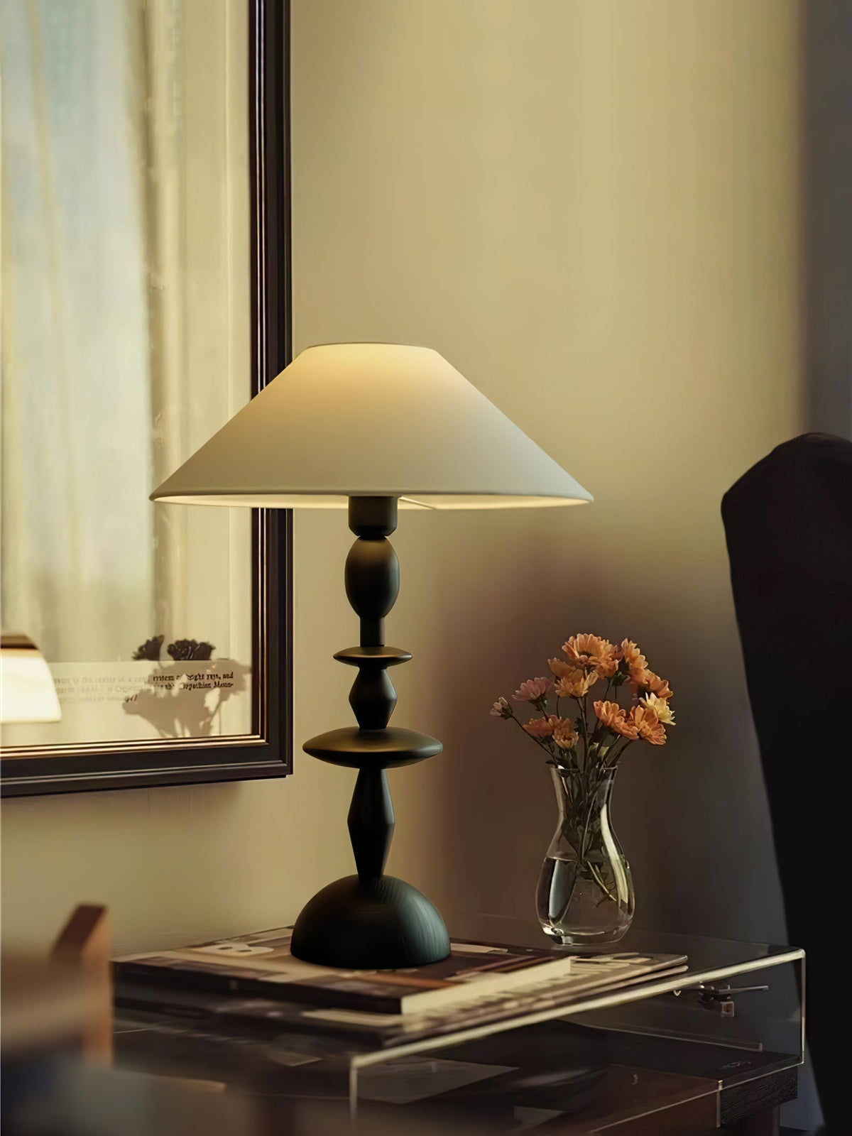 Halenir bordslampa i trä och tyg