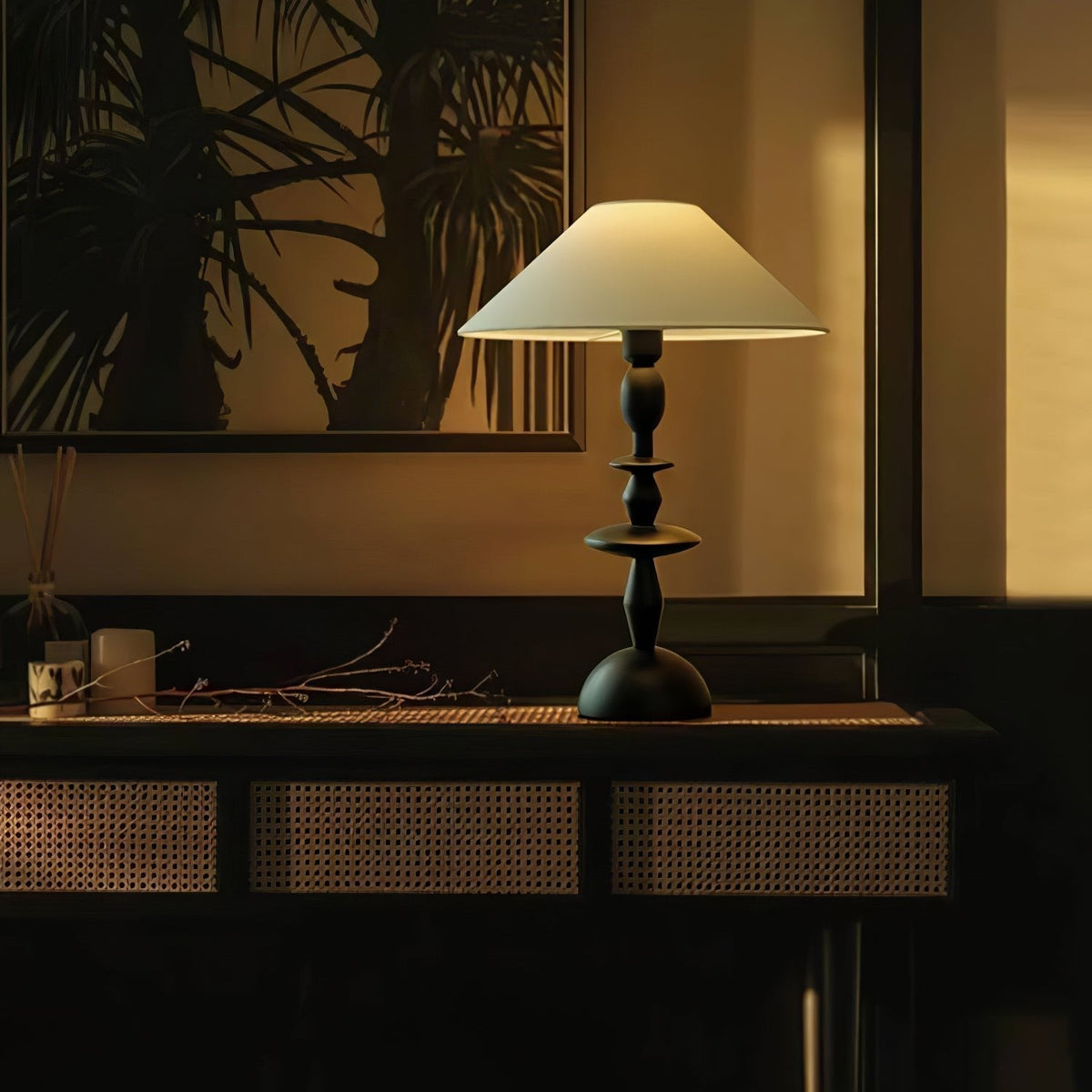 Halenir bordslampa i trä och tyg