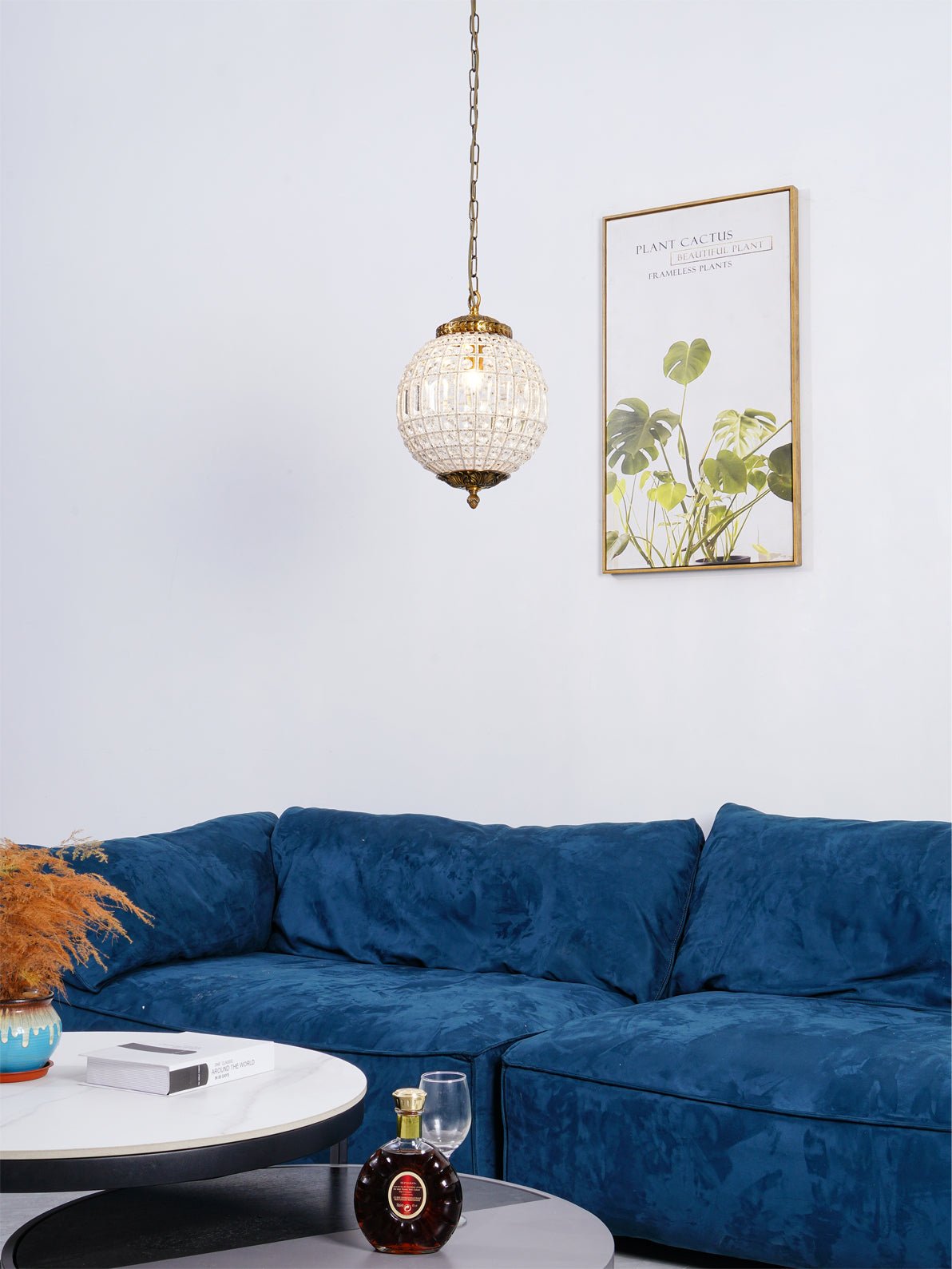 Elyinissa vintage-lysekrone med gylden globus og krystal