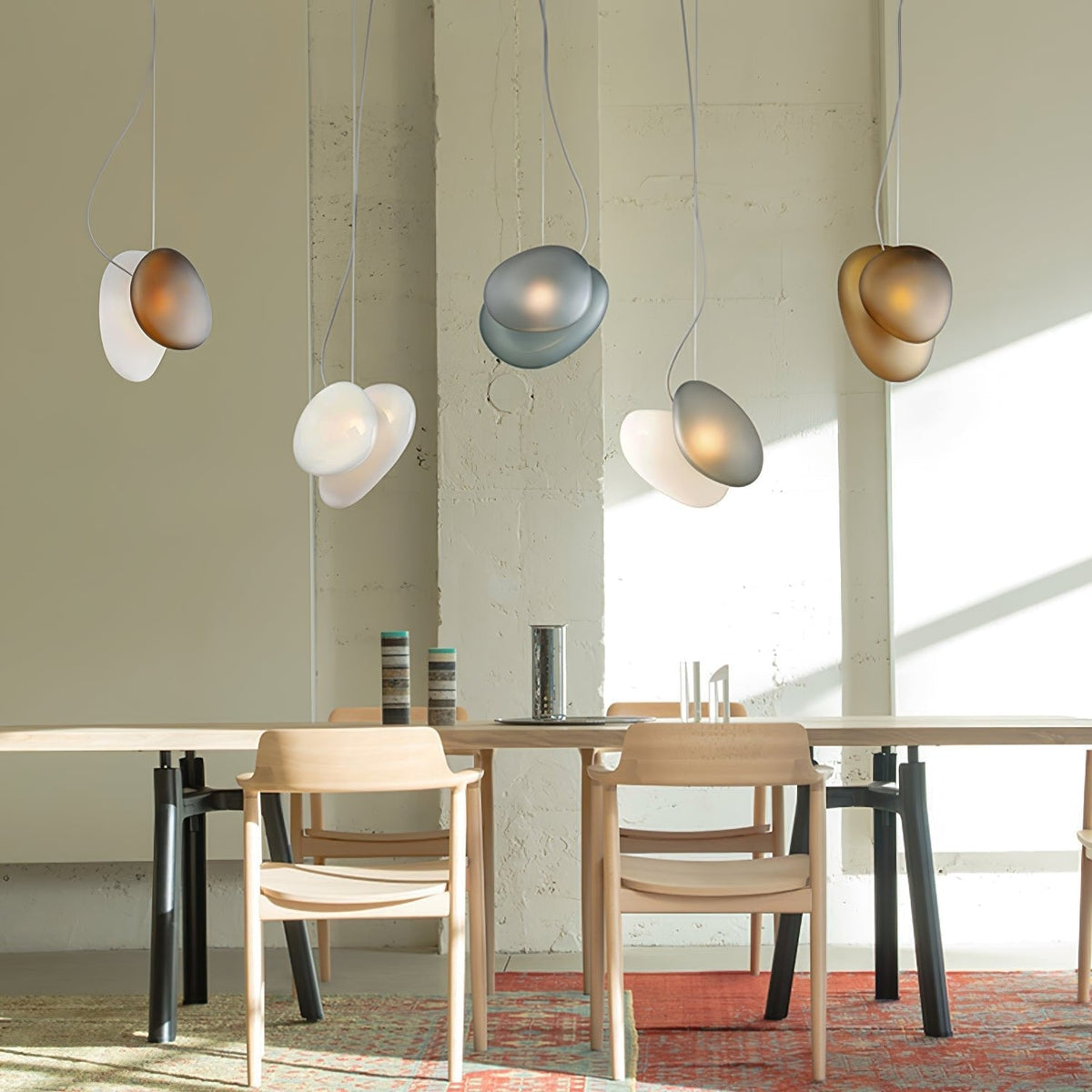 Mervan pendellampe i matteret glas