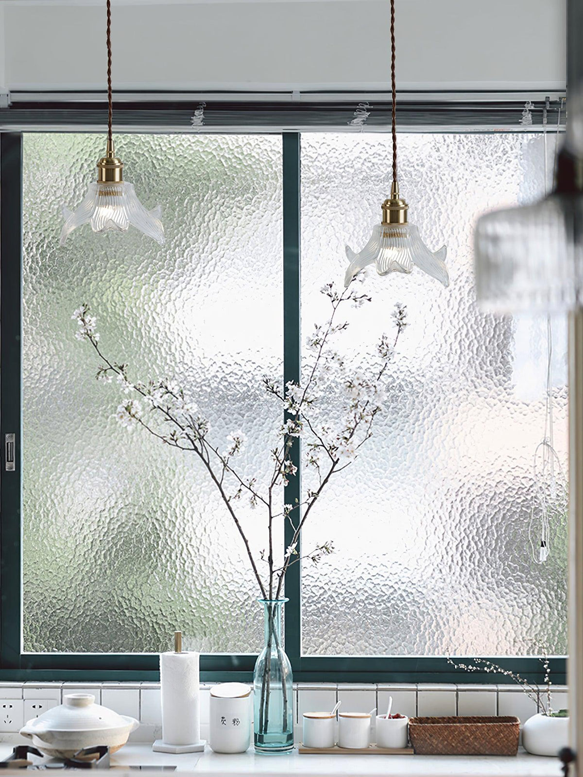 Aell glamourøs pendel i messing og glas