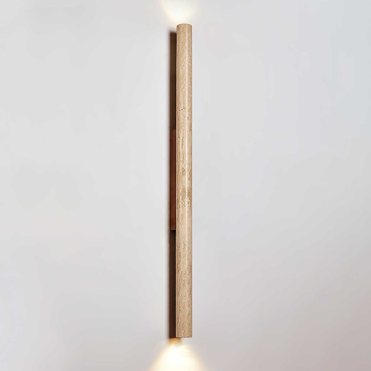 Noriira minimalistisk væglampe i travertin