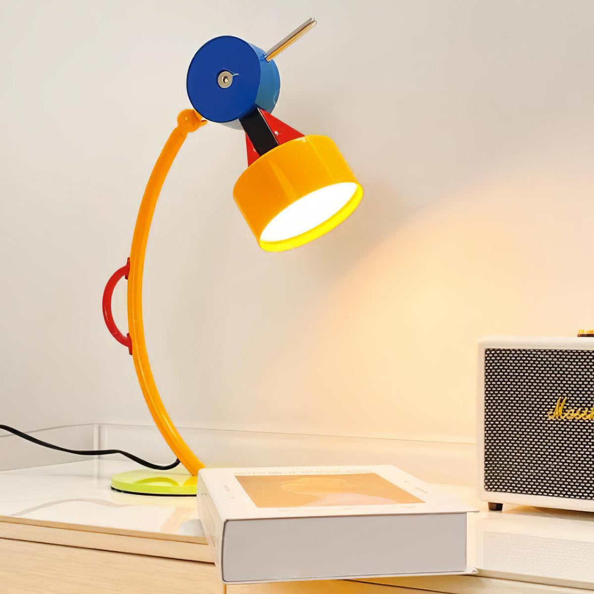 Niraneria kunstnerisk akrylbordlampe