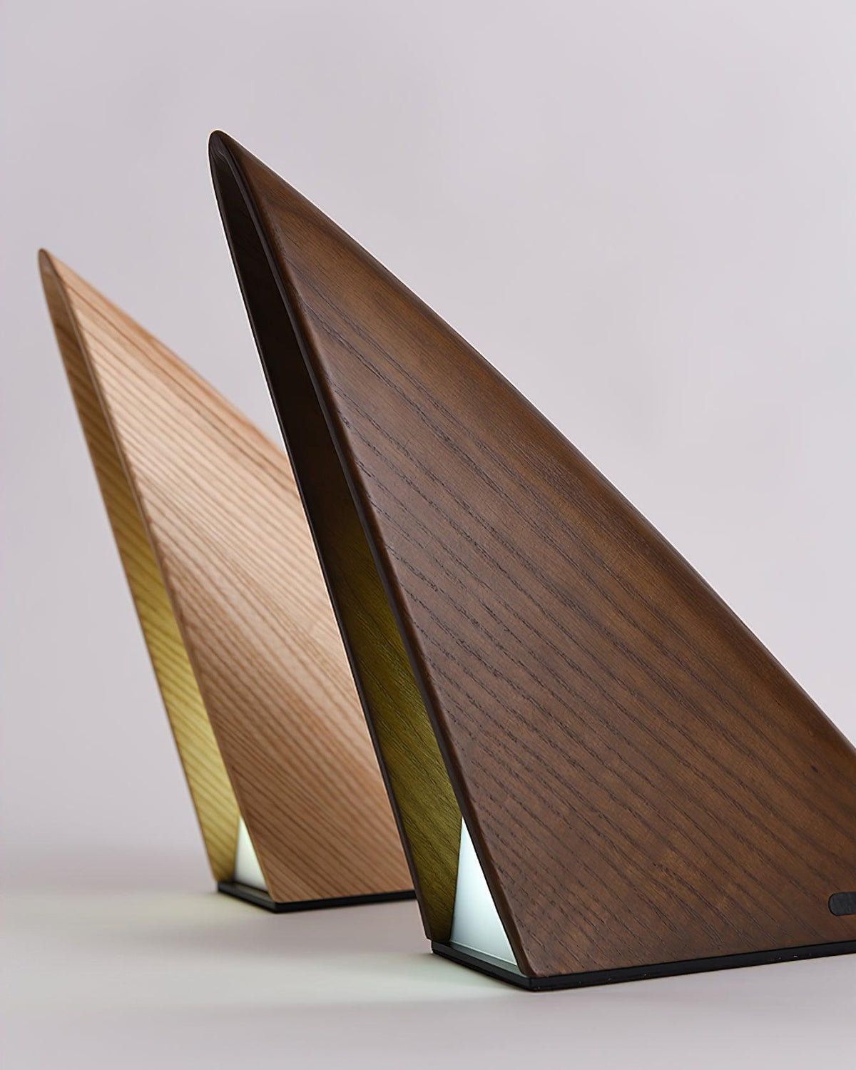 Candeeiro de mesa em madeira minimalista Justin