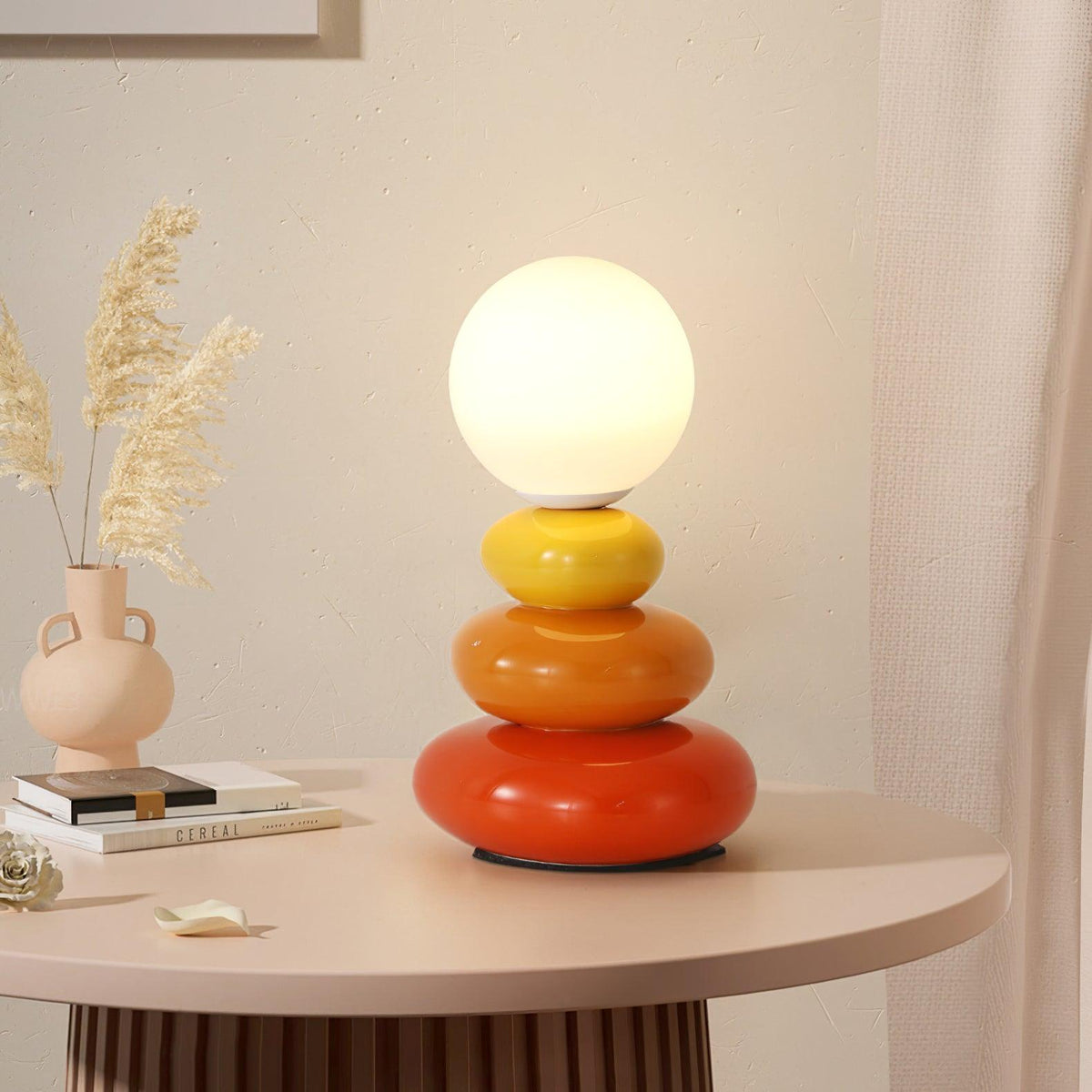 Devenu lekfull bordslampa i keramik