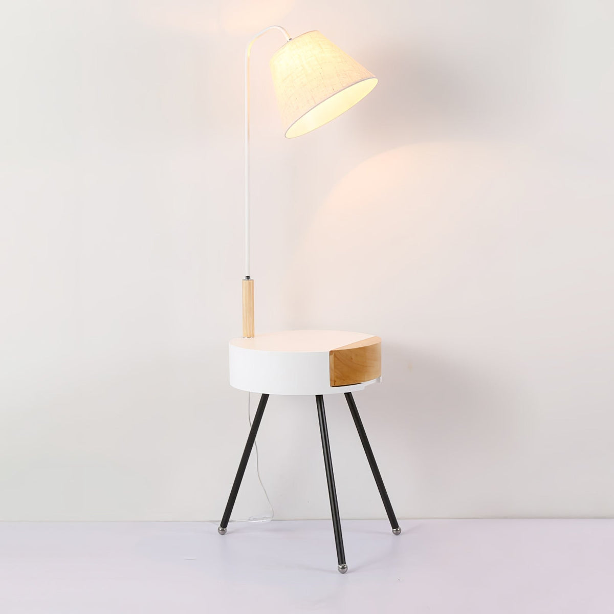 Lumo-gulvlampe i stof med treben