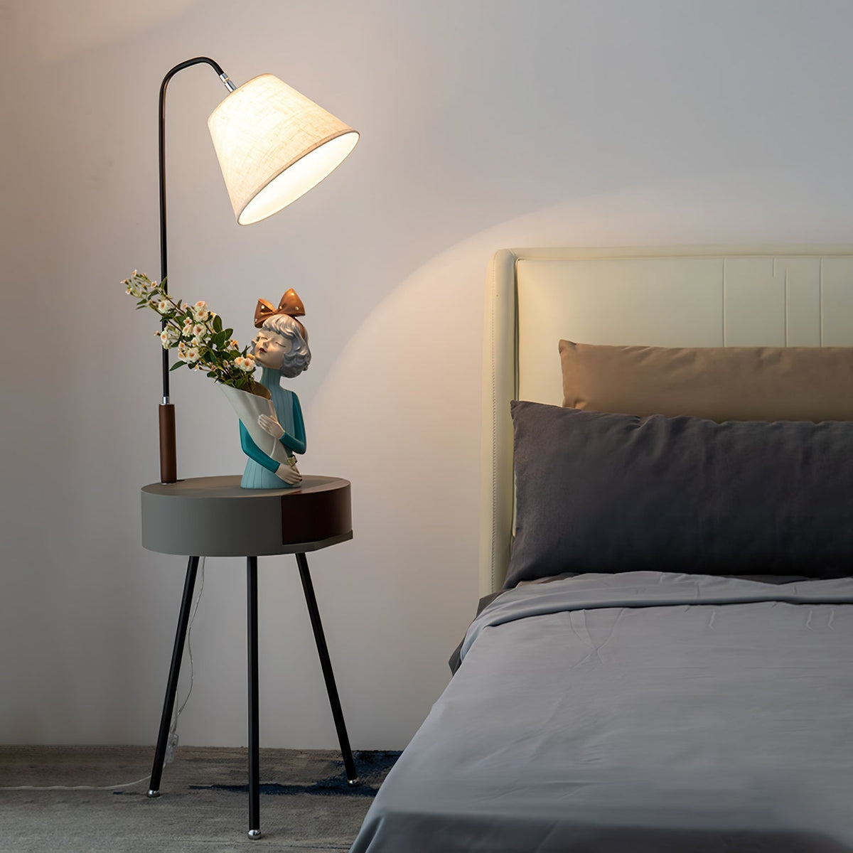 Lumo-gulvlampe i stof med treben