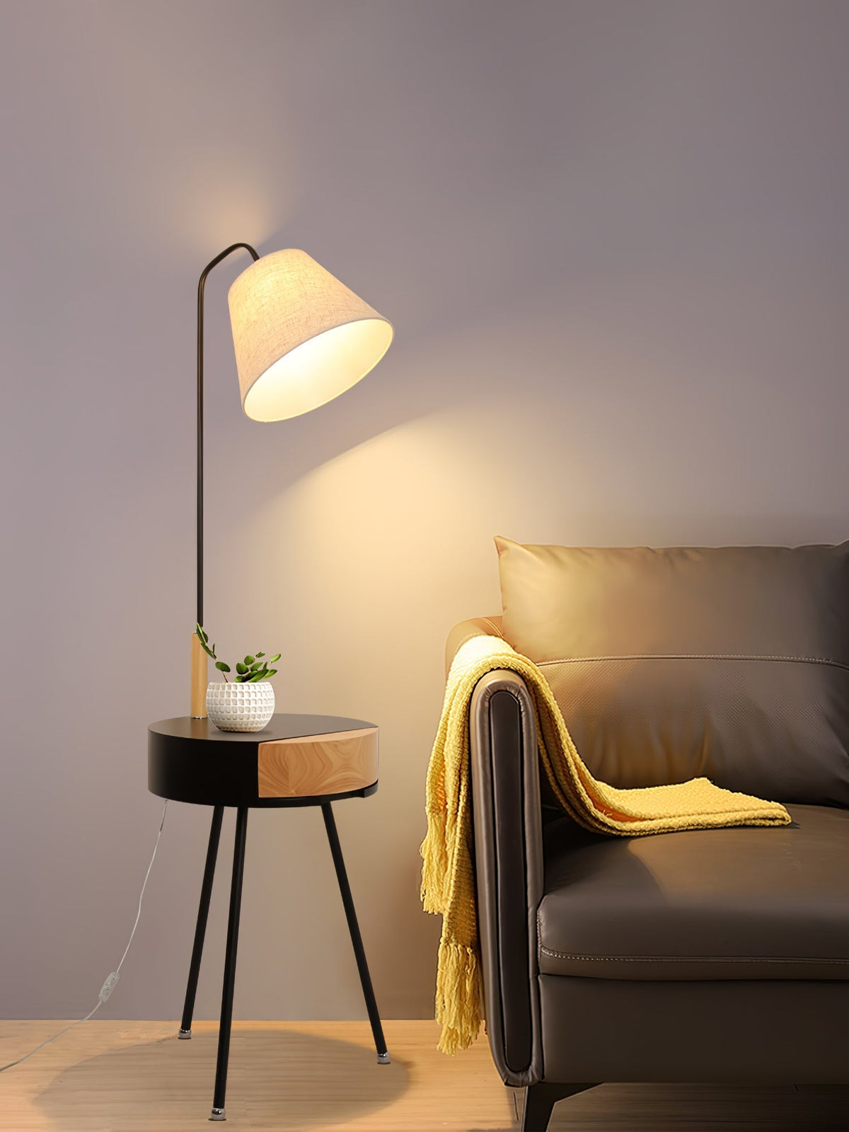 Lumo-gulvlampe i stof med treben
