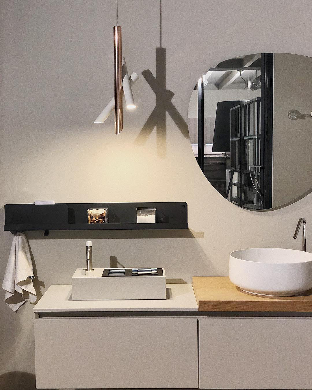 Erixon pendel med rør i aluminium, minimalistisk