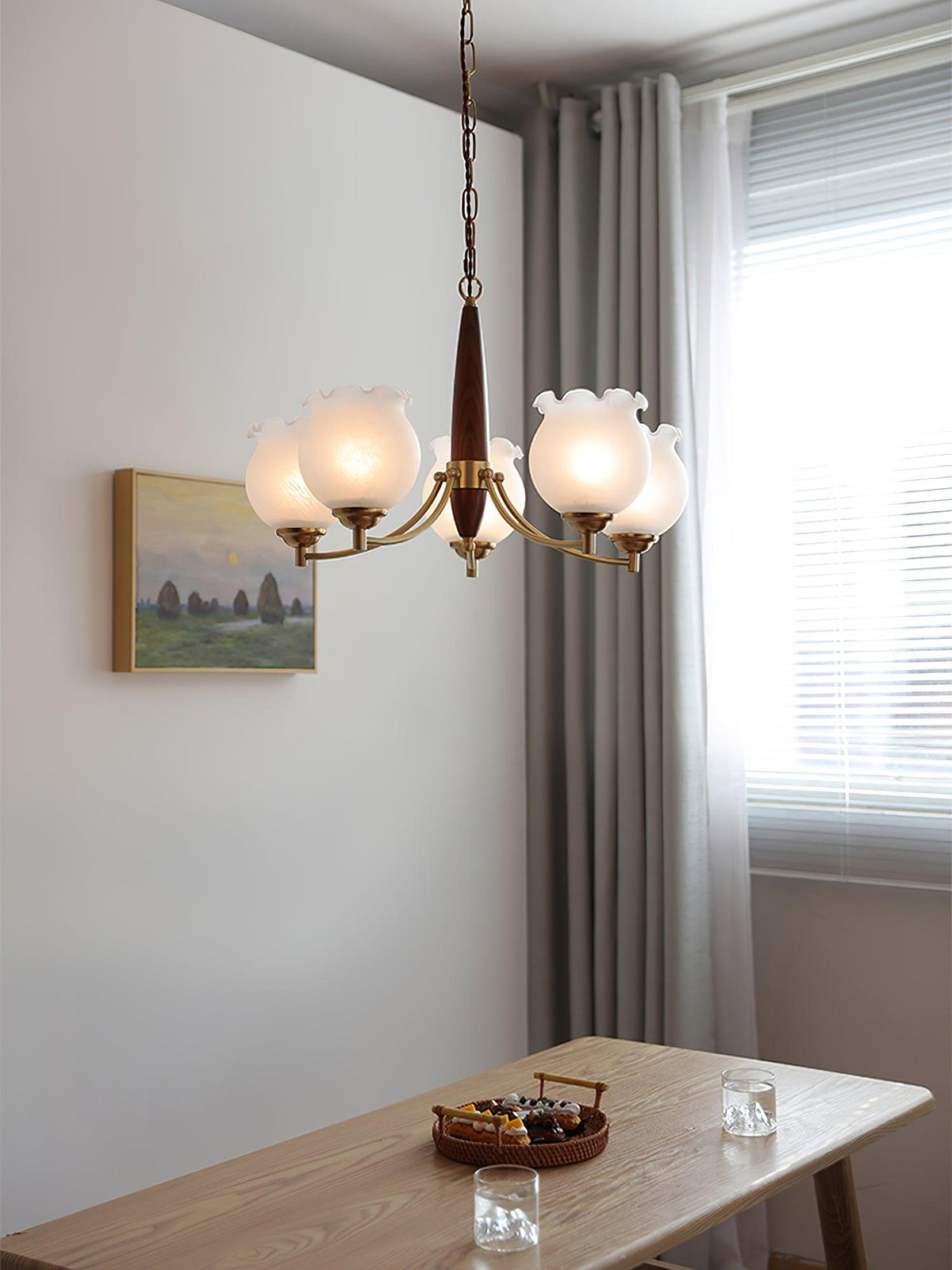 Candeeiro de teto Elvelora vintage com tulipas de vidro, madeira e latão
