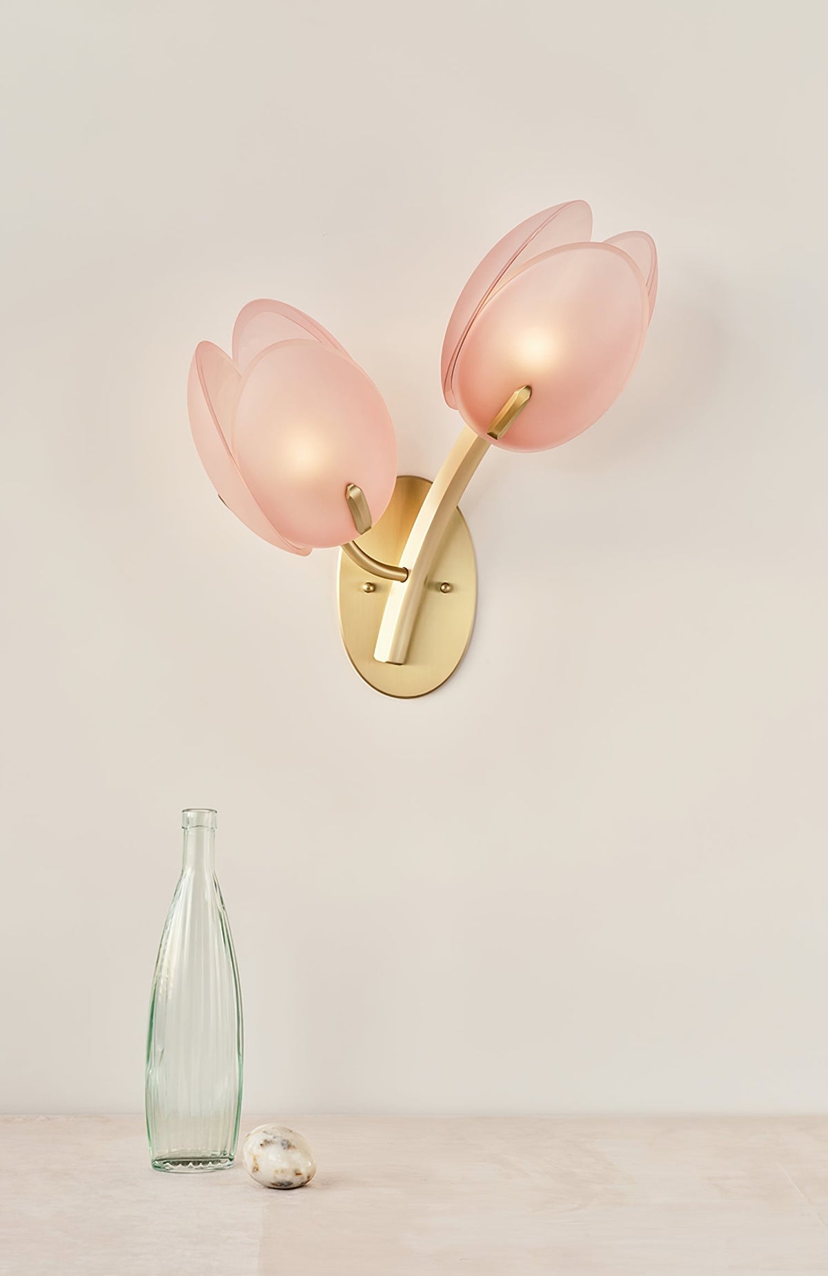 Jovell nordisk konstnärlig vägglampa i form av en blomma av glas